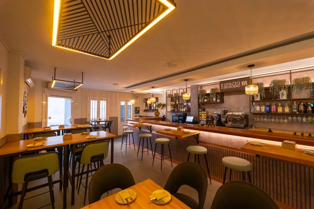 Interior de La Barra de Casa Paco
